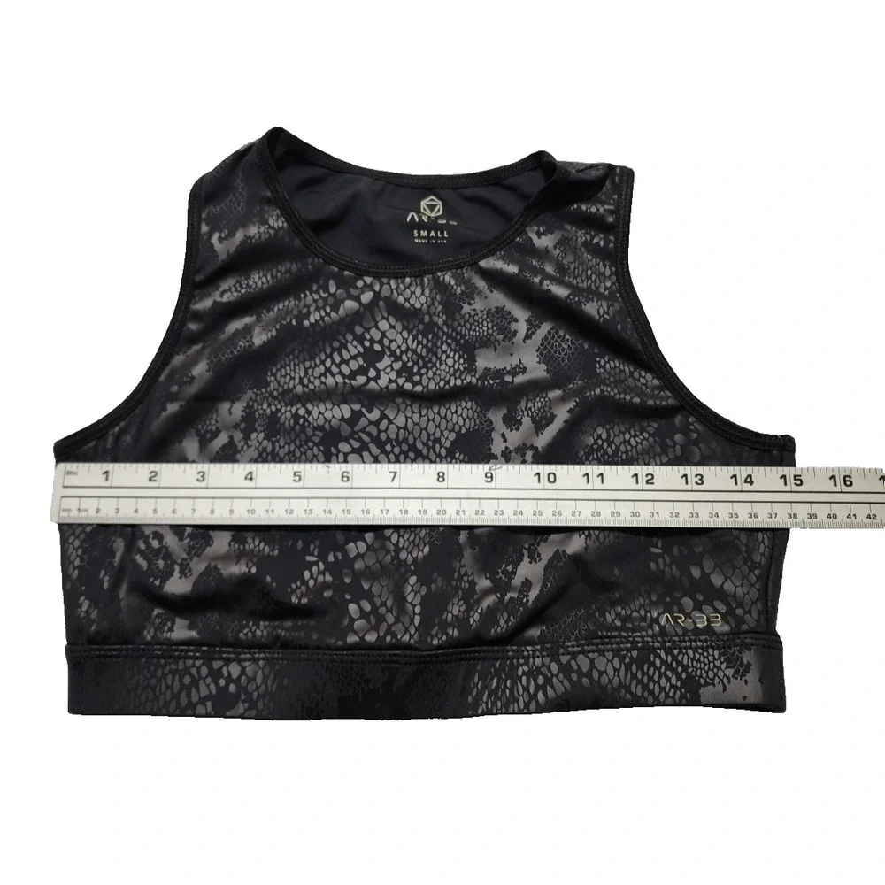 AR-33 Snakeskin Printed Crop Sports Bra Black‎
